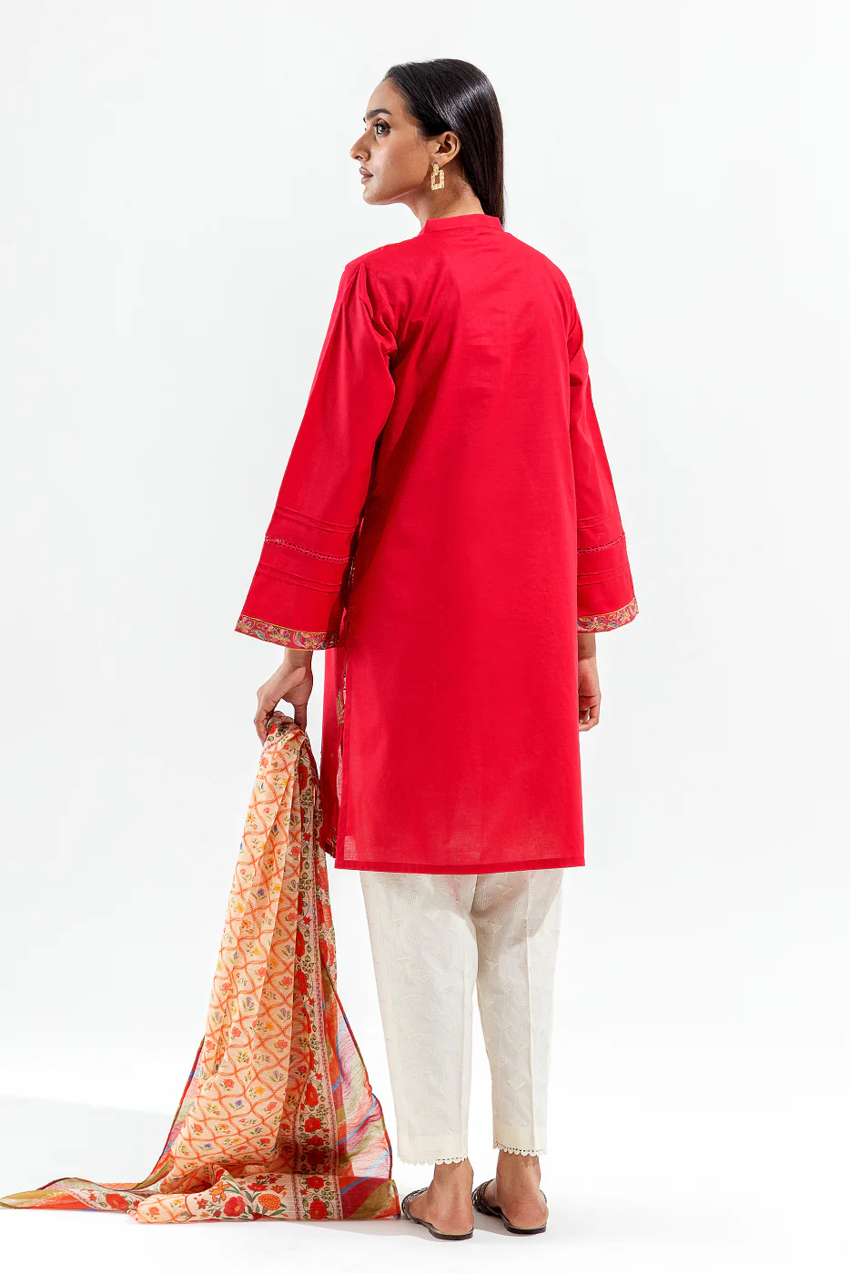 2 PIECE EMBROIDERED LAWN  SUIT (LUXURY PRET) - Image 4