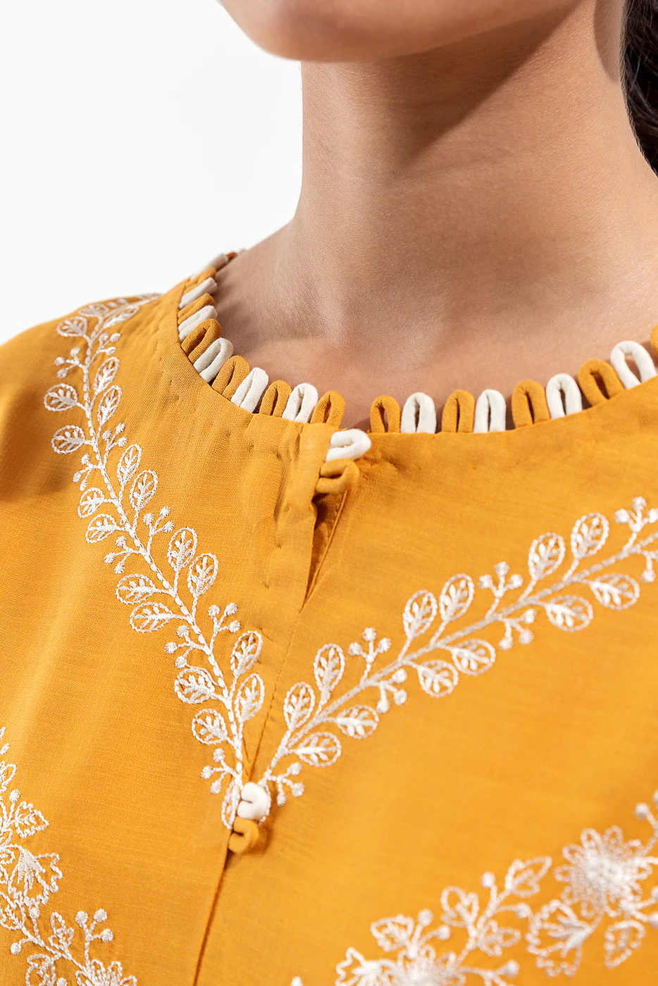 2 PIECE EMBROIDERED VISCOSE SUIT (PRET) - Image 5