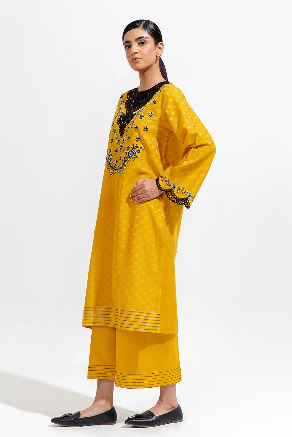 2 PIECE EMBROIDERED JACQUARD SUIT (PRET) - Image 2