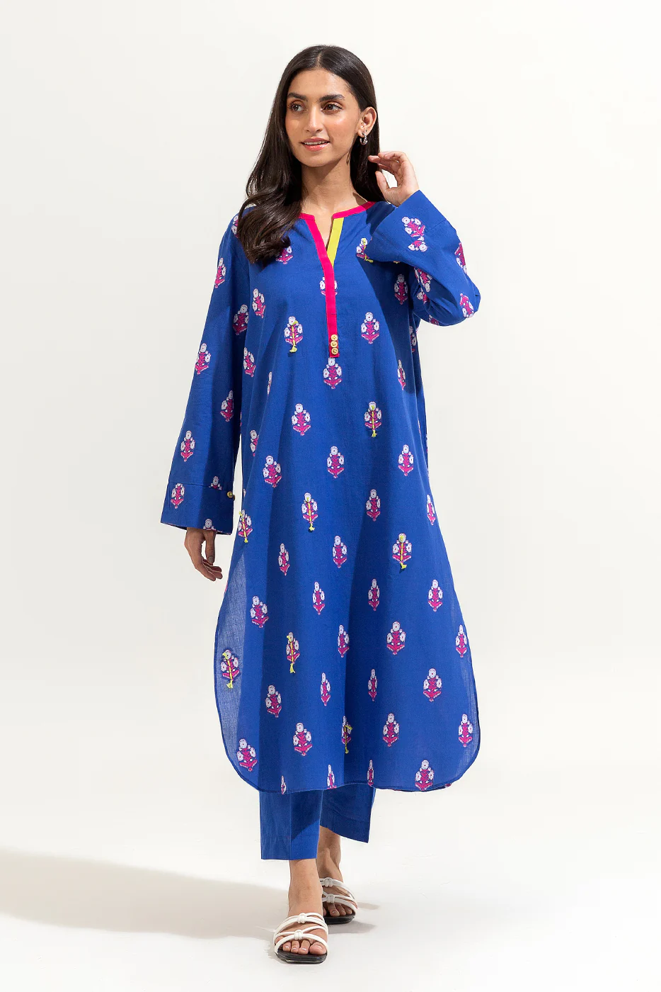 2 PIECE EMBROIDERED JACQUARD SUIT (PRET) - Image 2