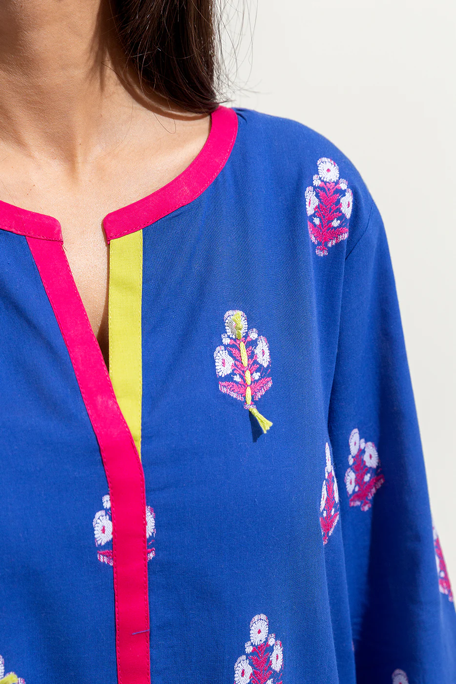 2 PIECE EMBROIDERED JACQUARD SUIT (PRET) - Image 4