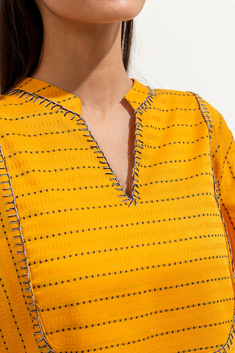 2 PIECE EMBROIDERED JACQUARD SUIT (PRET) - Image 4