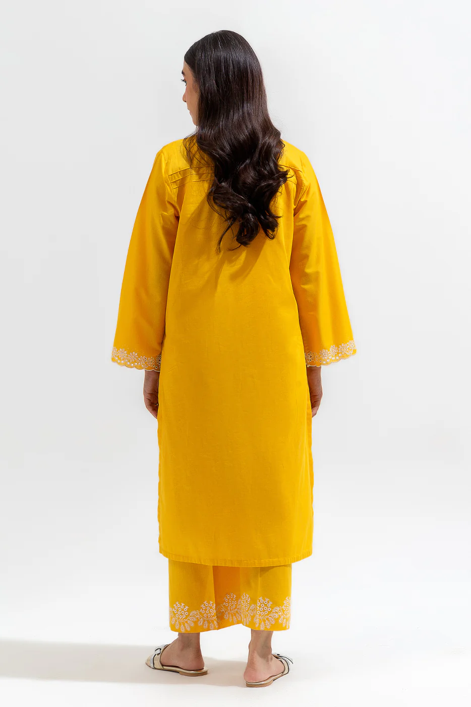 2 PIECE EMBROIDERED LAWN SUIT (PRET) - Image 3