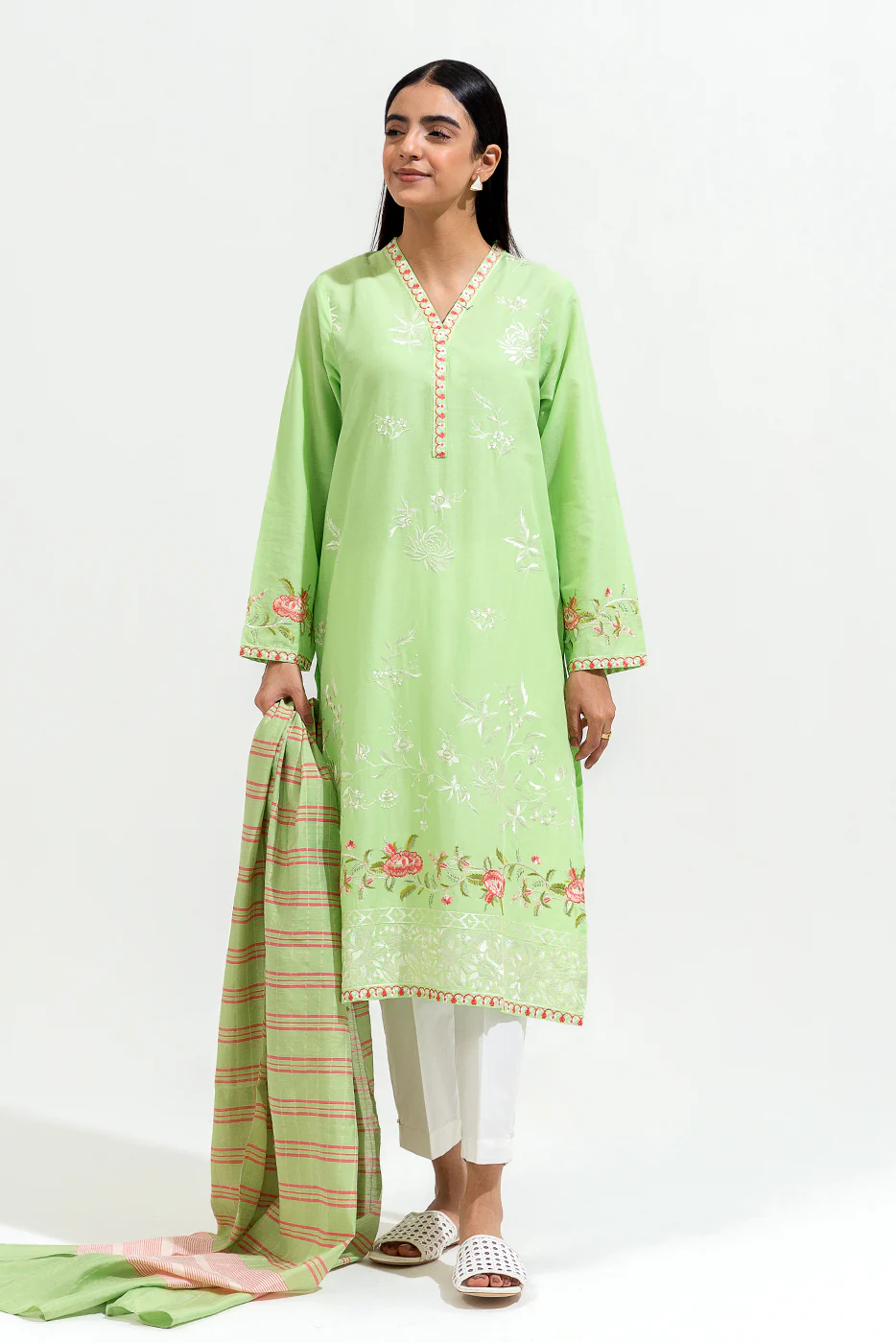 2 PIECE EMBROIDERED LAWN SUIT (PRET) - Image 3