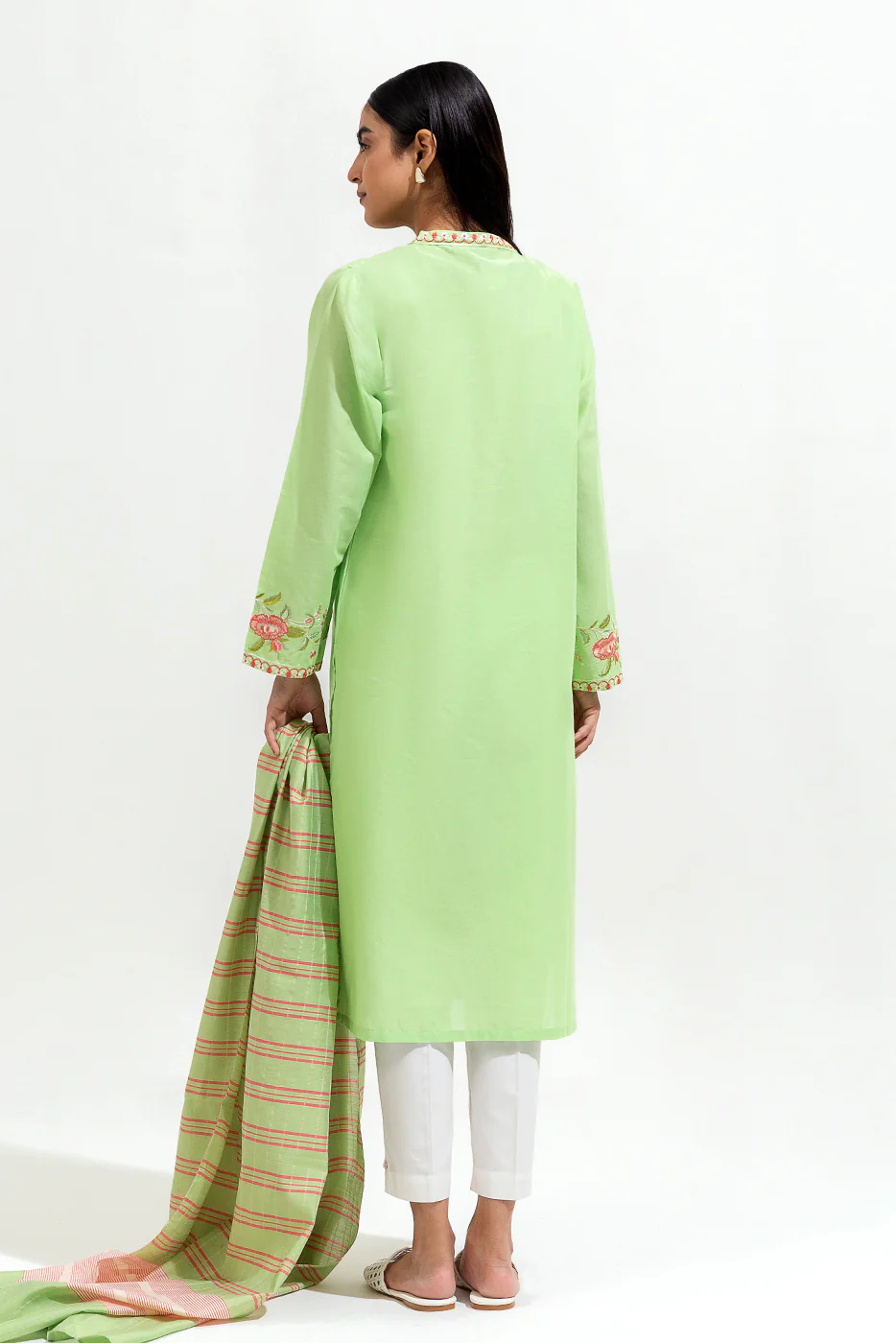 2 PIECE EMBROIDERED LAWN SUIT (PRET) - Image 4
