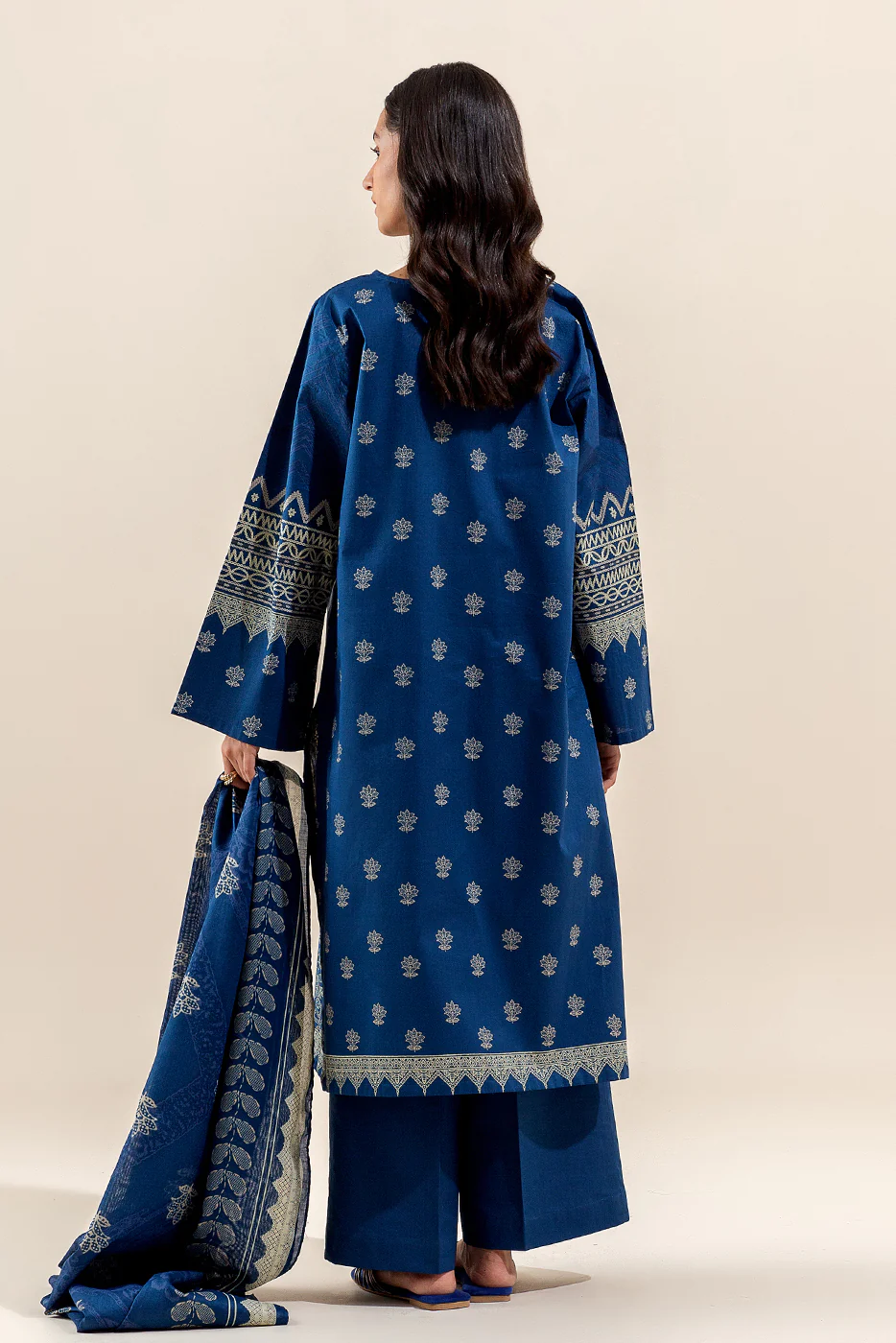 2 PIECE PRINTED LAWN SUIT-AEGEAN KNOTS (UNSTITCHED) - Image 4