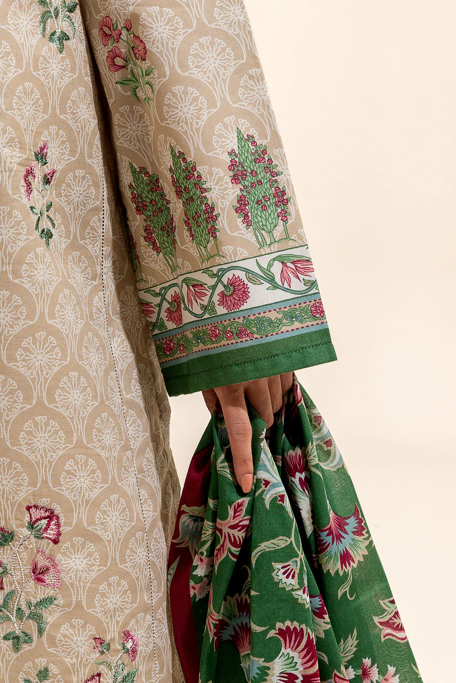 3 PIECE EMBROIDERED LAWN SUIT-CREWEL BEIGE (UNSTITCHED) - Image 6