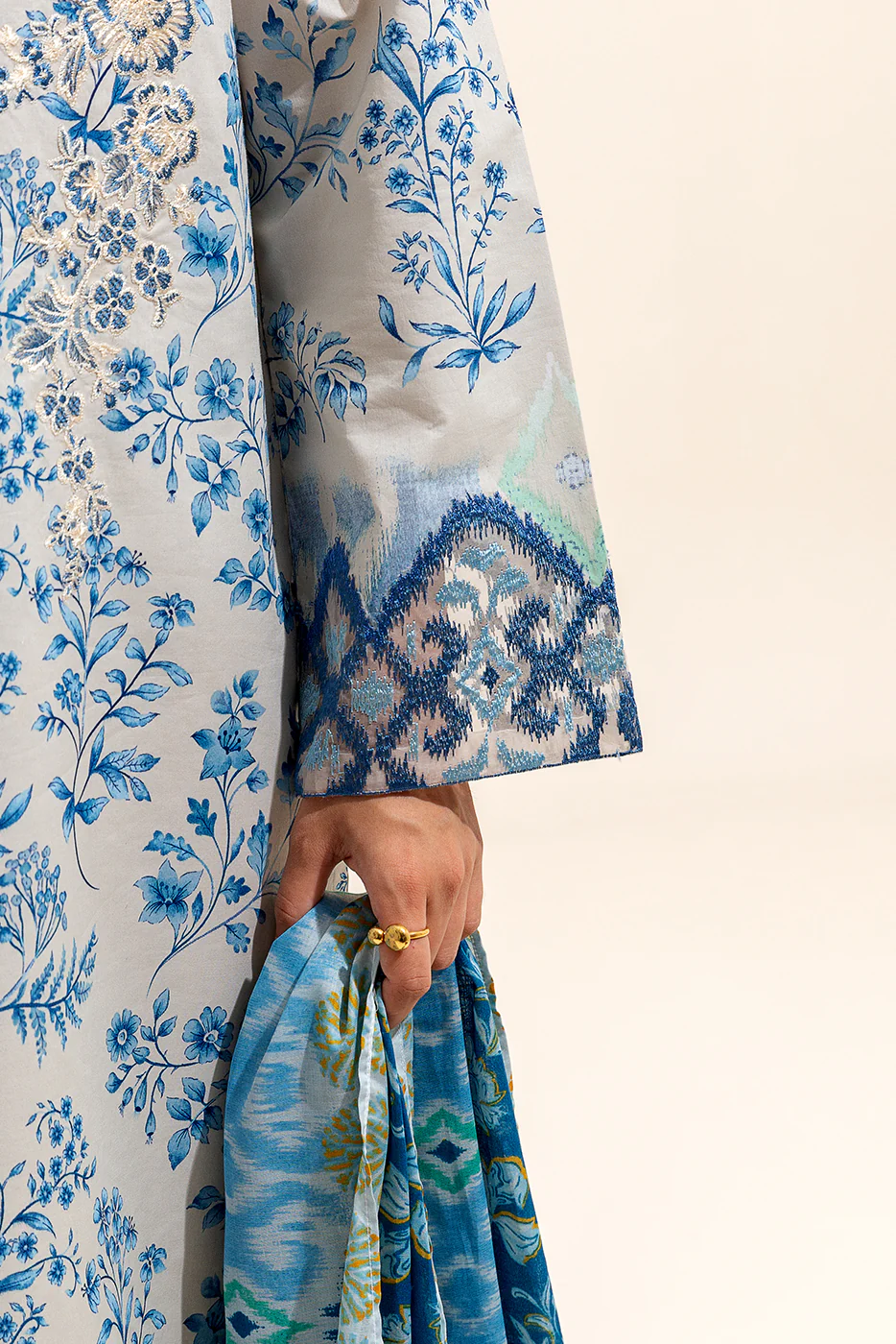 3 PIECE EMBROIDERED LAWN SUIT-BLUE FROST (UNSTITCHED) - Image 6