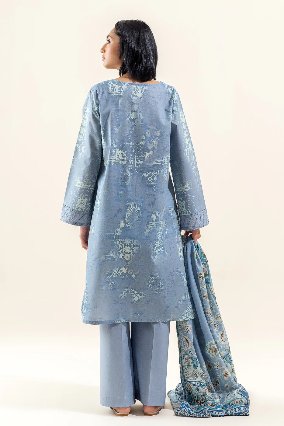 3 PIECE EMBROIDERED LAWN SUIT-PEARL GREY (UNSTITCHED) - Image 4