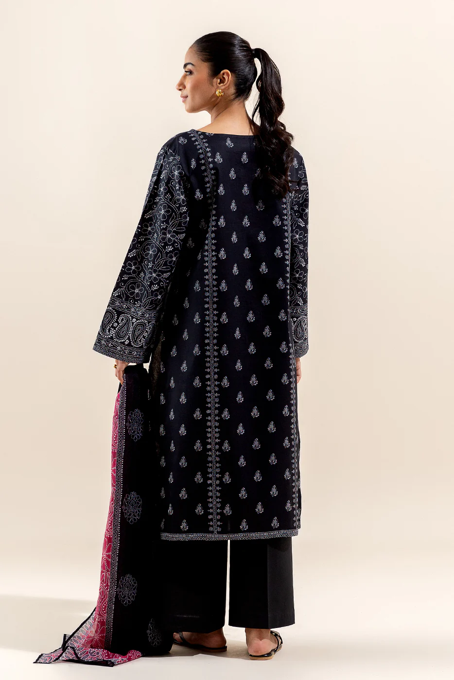 3 PIECE PRINTED LAWN SUIT-SABLE STONE (UNSTITCHED) - Image 4