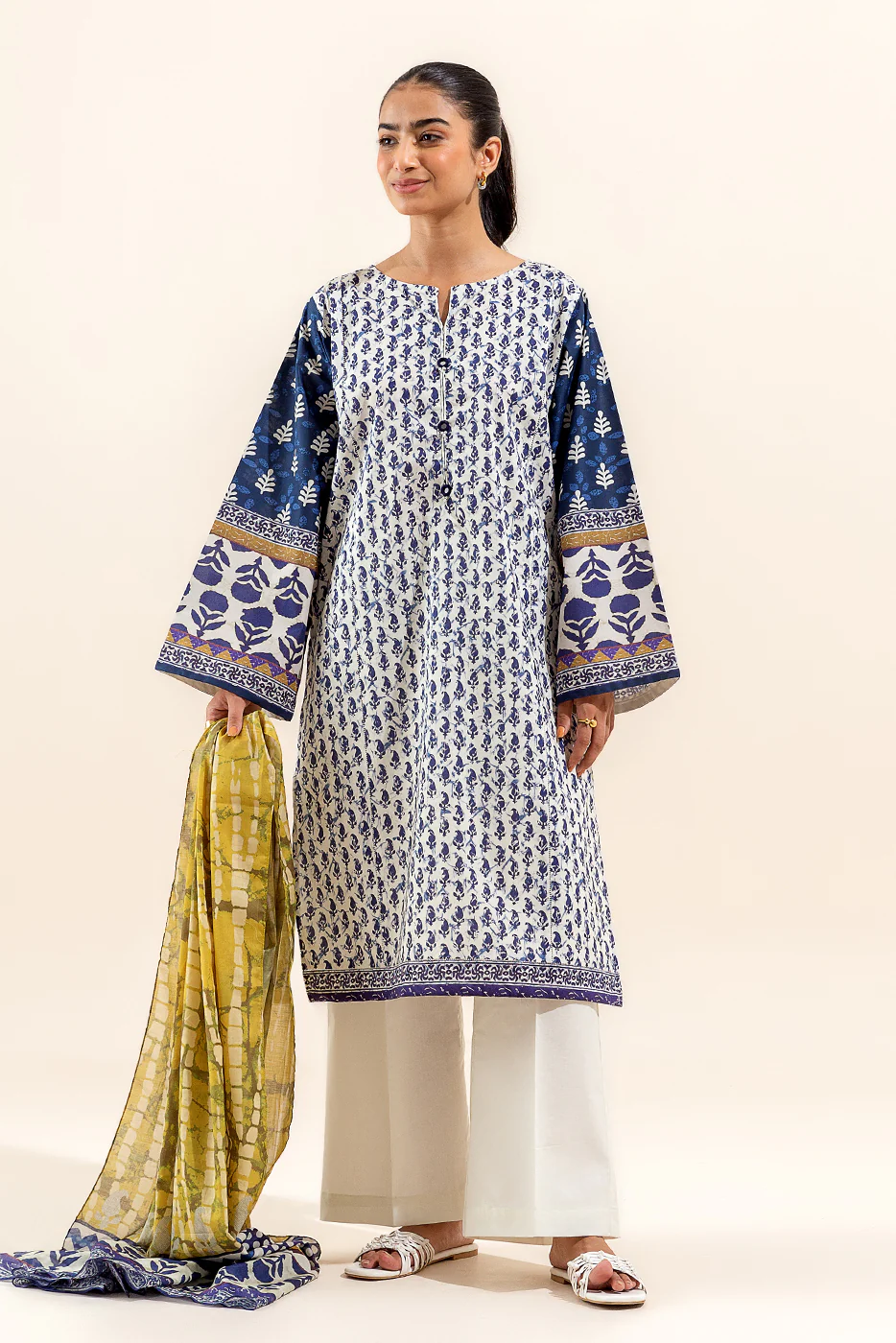3 PIECE PRINTED LAWN SUIT-BERRY BLOCK (UNSTITCHED) - Image 3