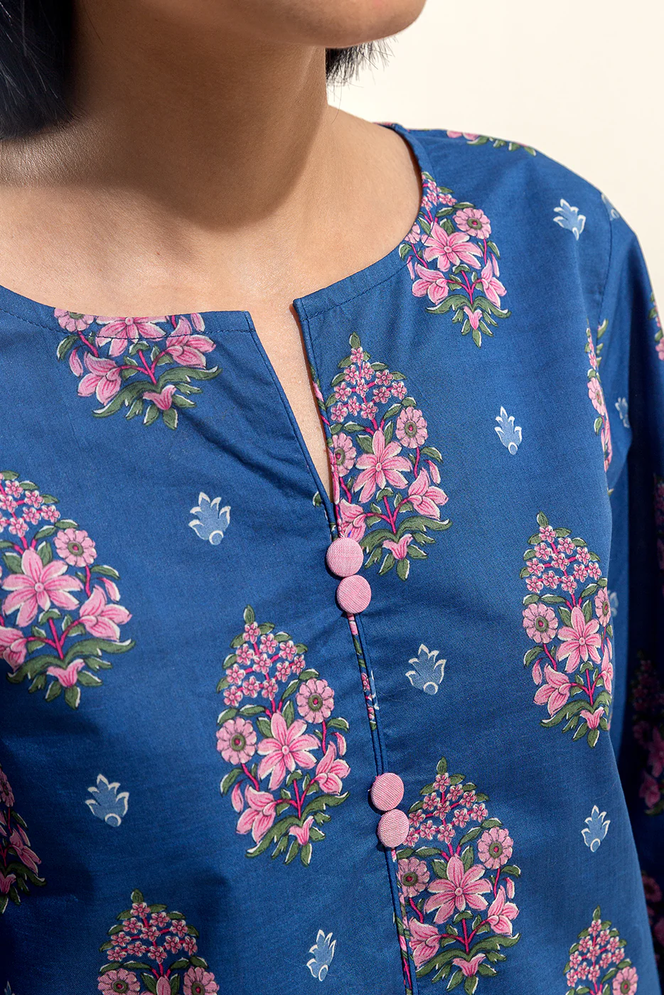 3 PIECE PRINTED LAWN SUIT-AEGEAN BLOOM (UNSTITCHED) - Image 4