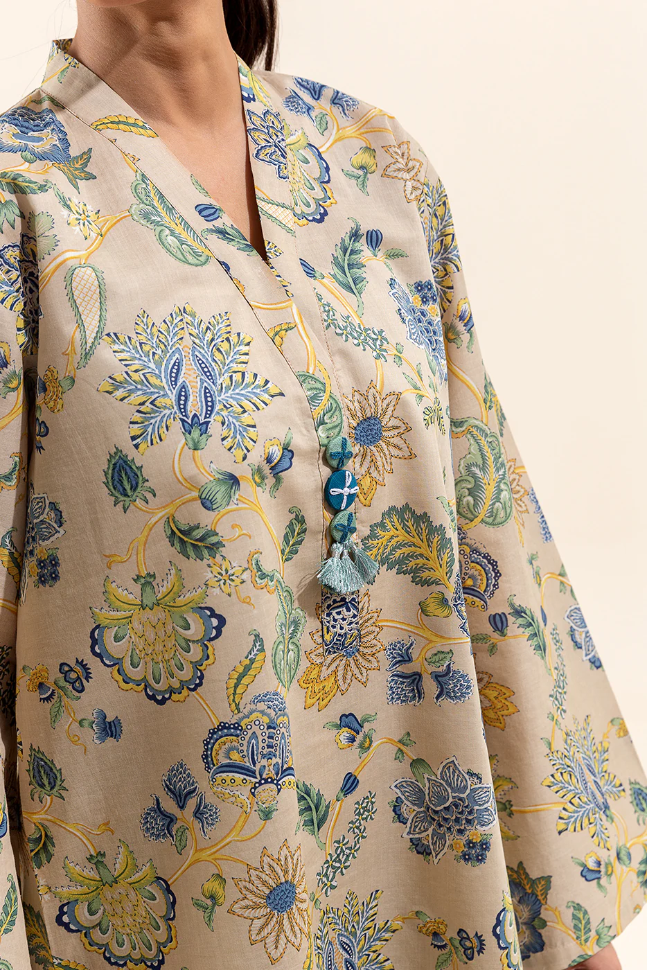 3 PIECE PRINTED LAWN SUIT-JACOBEAN FANTASY (UNSTITCHED) - Image 5