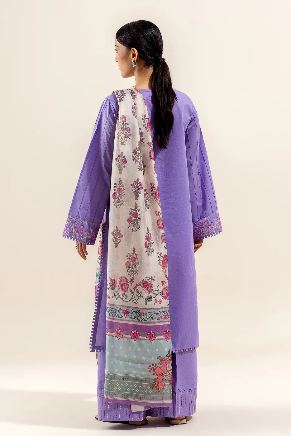3 PIECE EMBROIDERED LAWN SUIT-ROSEATE MUSE (UNSTITCHED) - Image 4