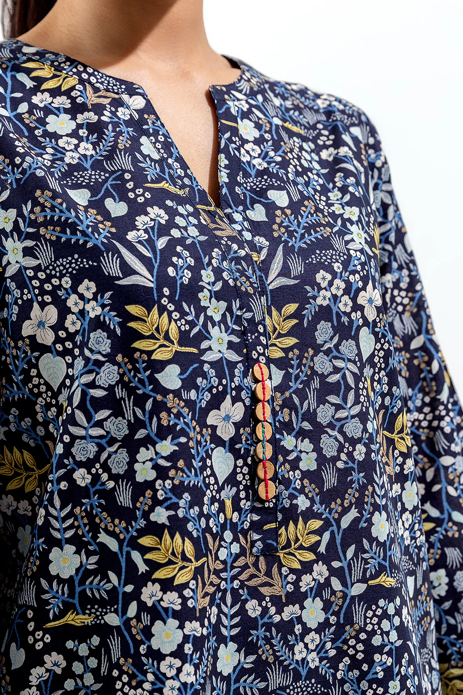 2 PIECE PRINTED CAMBRIC SUIT (PRET) - Image 3