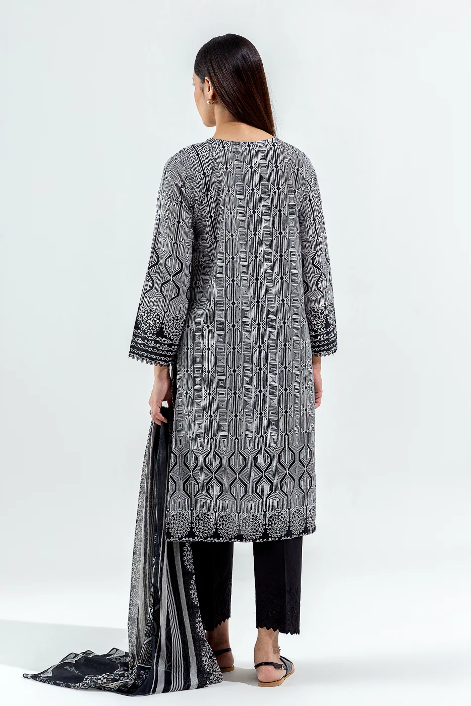 2 PIECE EMBROIDERED CAMBRIC SUIT (PRET) - Image 4