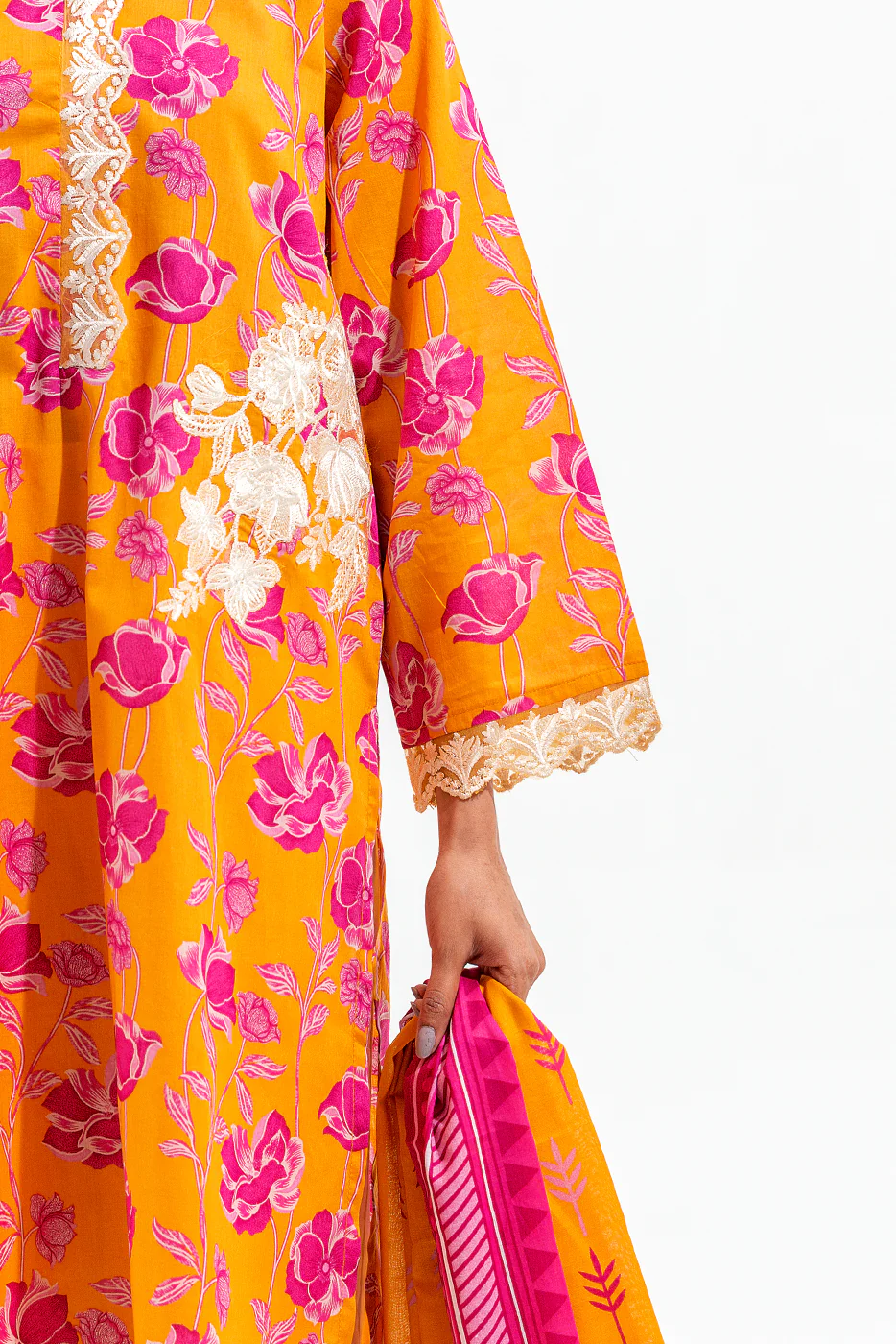 2 PIECE PRINTED LAWN  SUIT (PRET) - Image 2