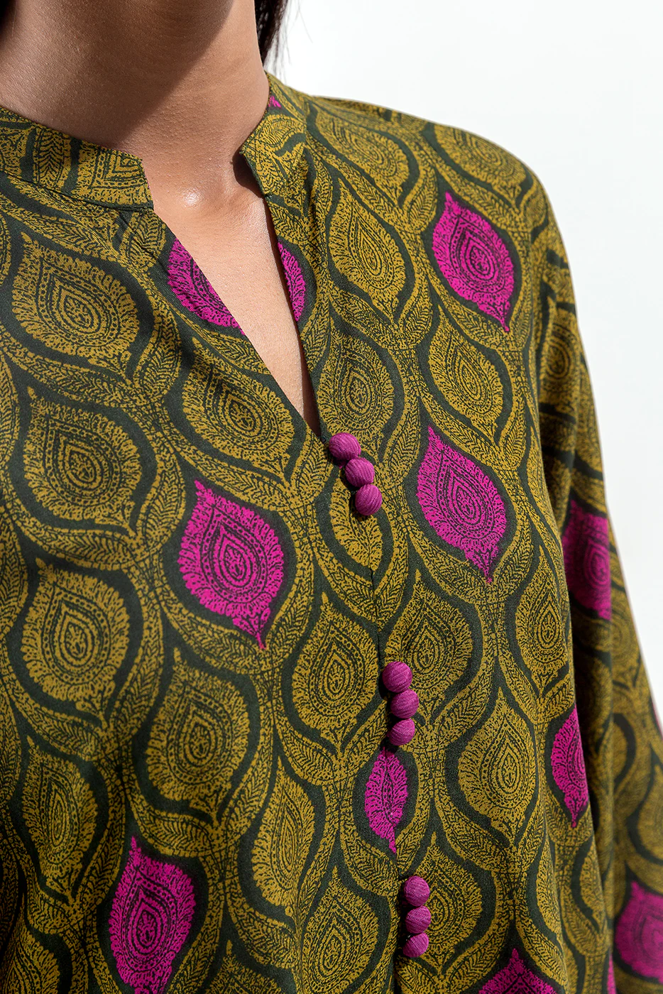 3 PIECE PRINTED VISCOSE SUIT (PRET) - Image 5