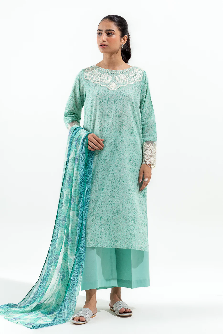 3 PIECE EMBROIDERED LAWN SUIT (PRET) - Image 3