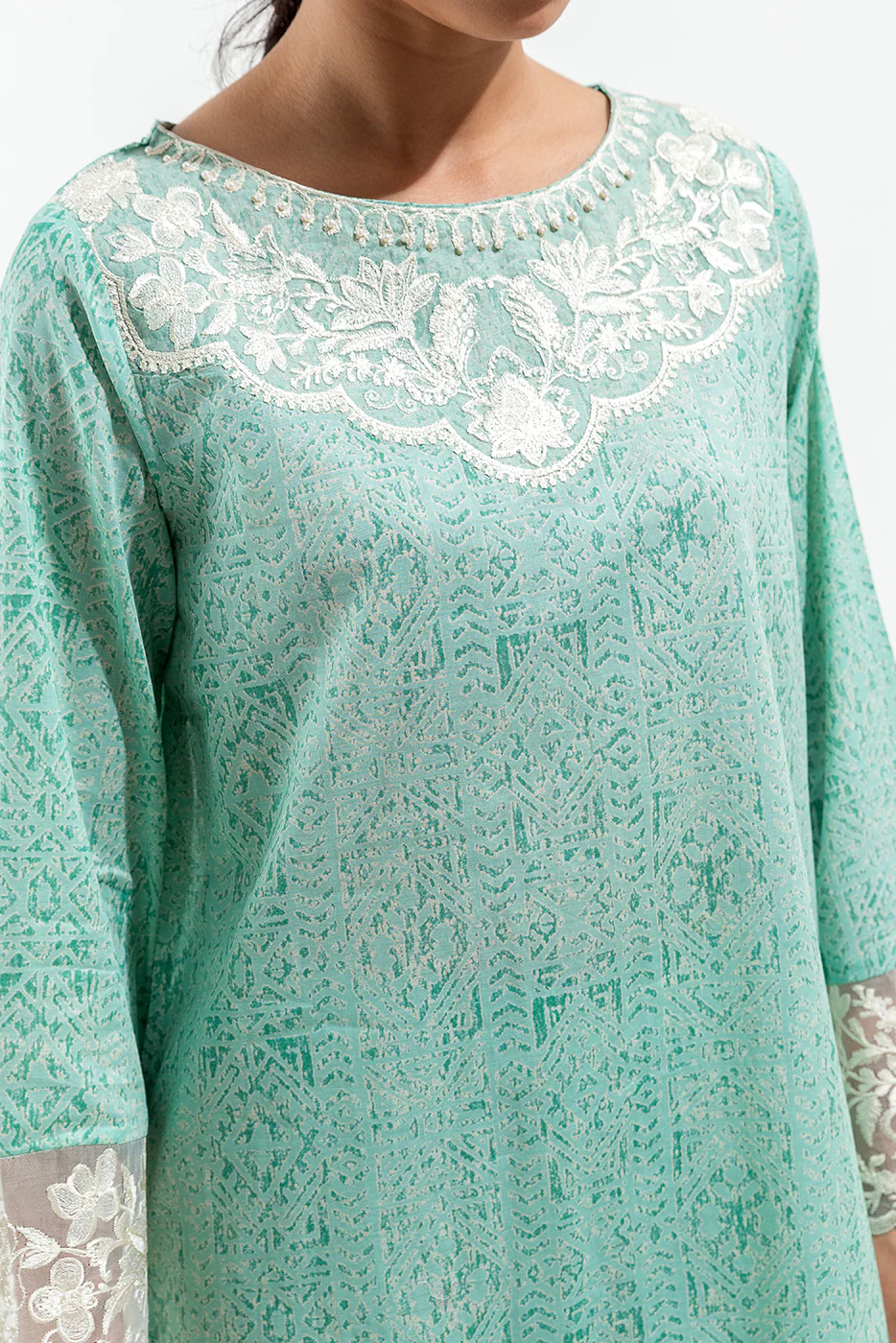 3 PIECE EMBROIDERED LAWN SUIT (PRET) - Image 5