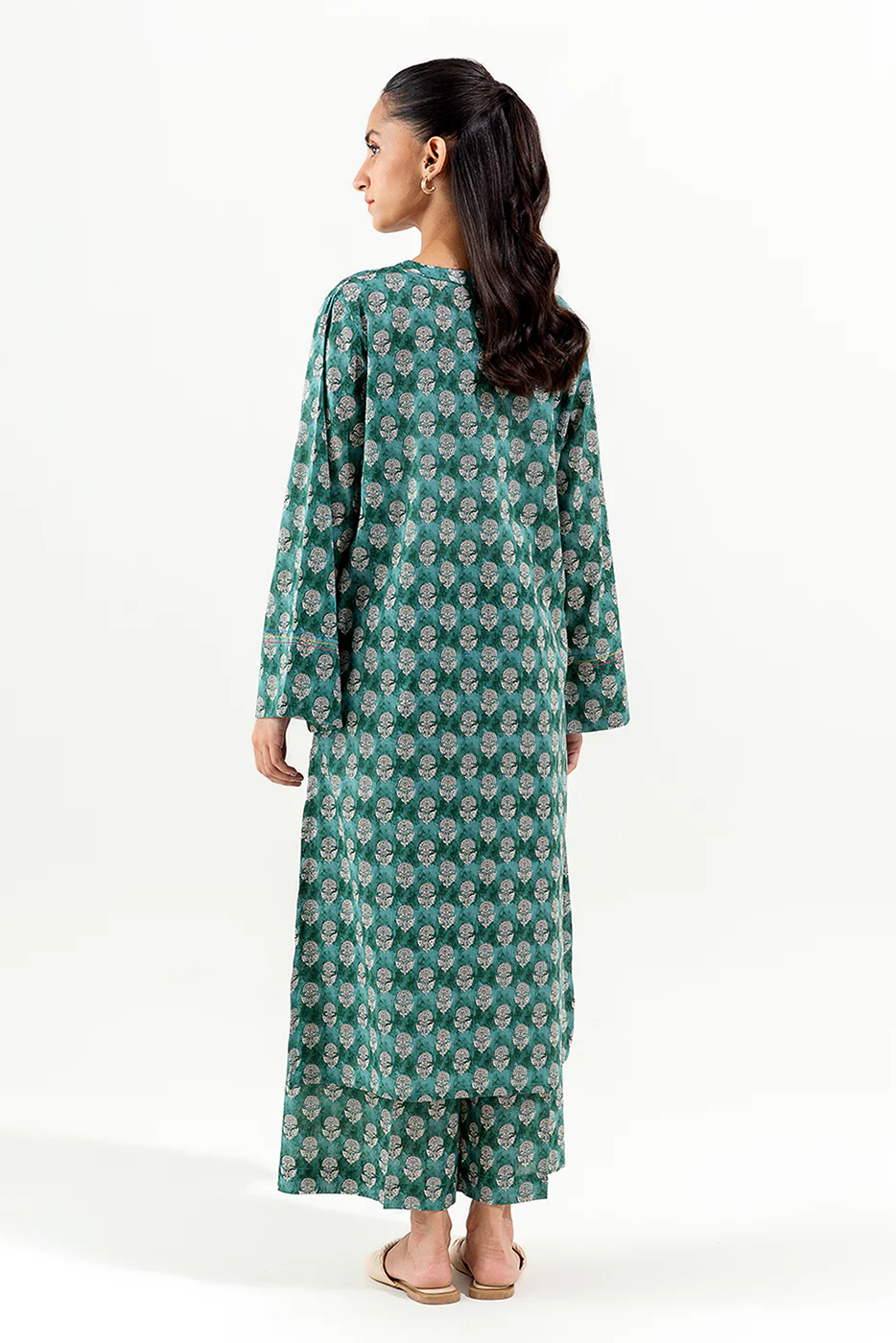 2 PIECE EMBROIDERED LAWN SUIT (PRET) - Image 3