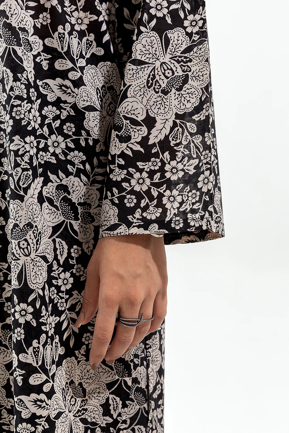 2 PIECE PRINTED LAWN SUIT (PRET) - Image 5