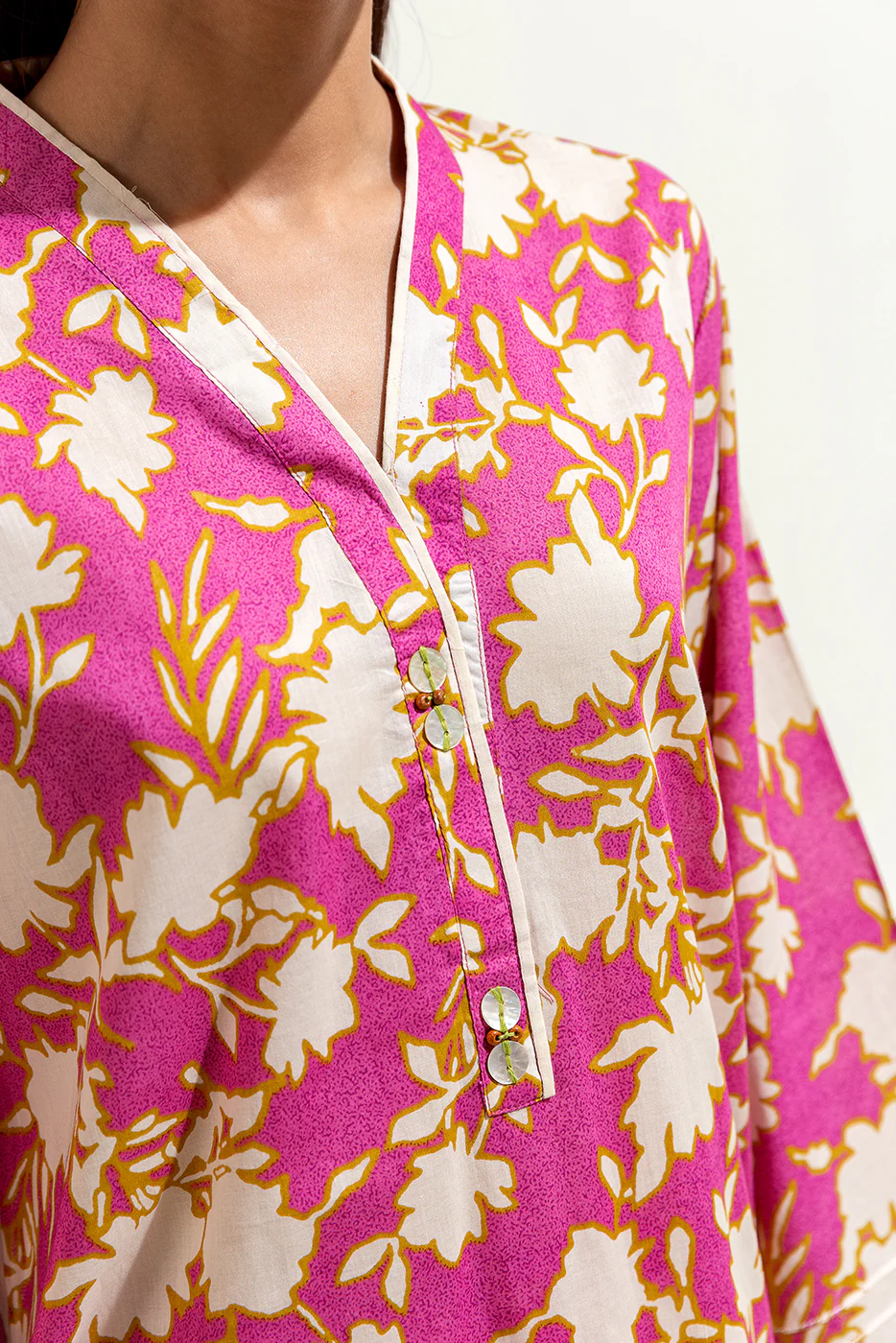 2 PIECE PRINTED LAWN SUIT (PRET) - Image 4
