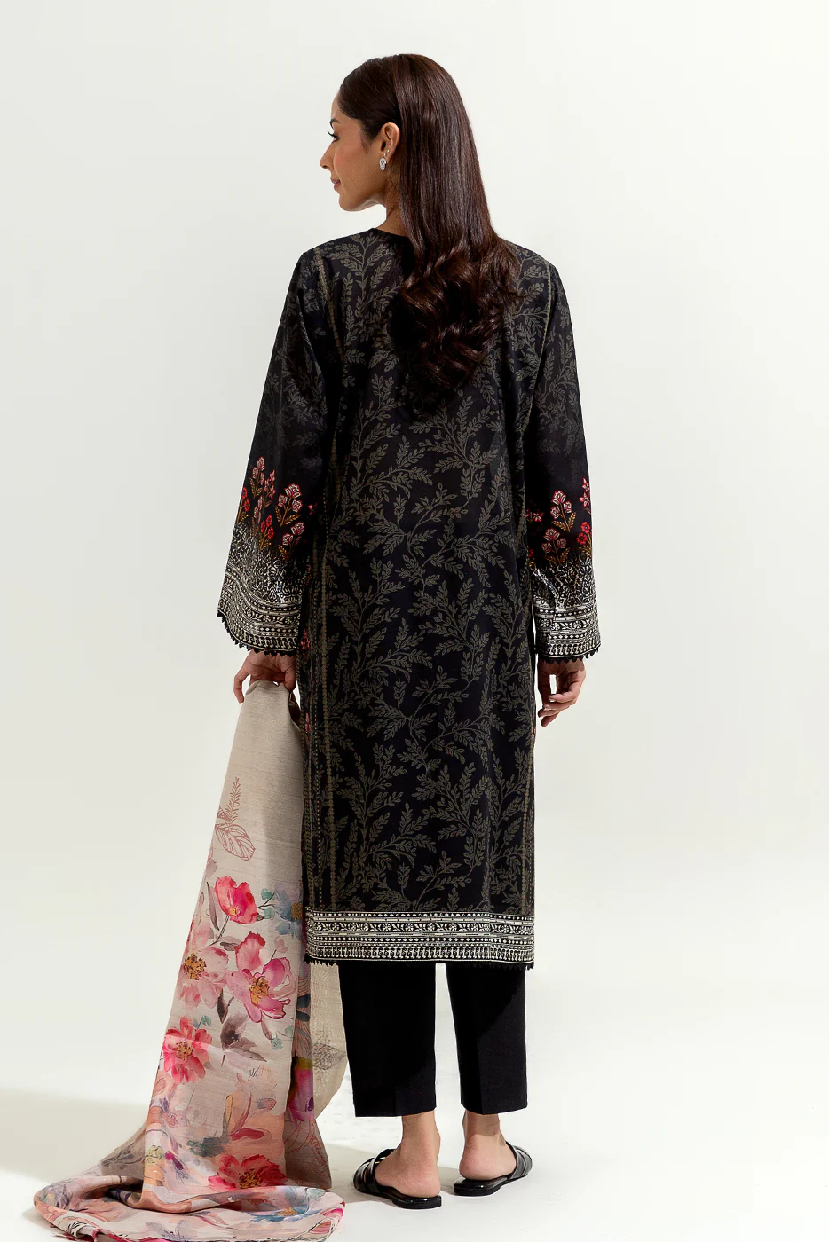 3 PIECE PRINTED LAWN SUIT (PRET) - Image 4