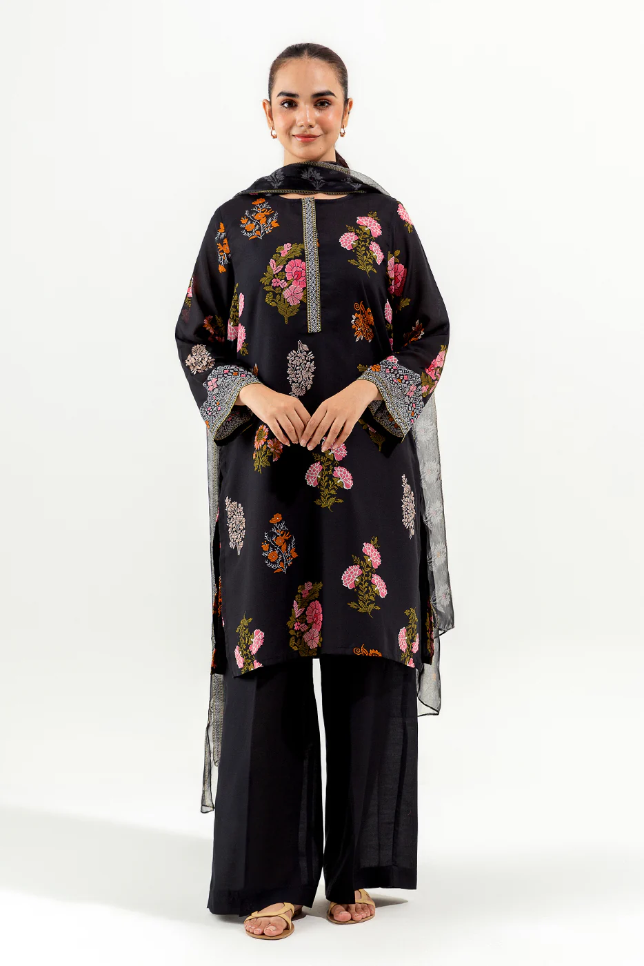 3 PIECE PRINTED LAWN SUIT (PRET) - Image 4