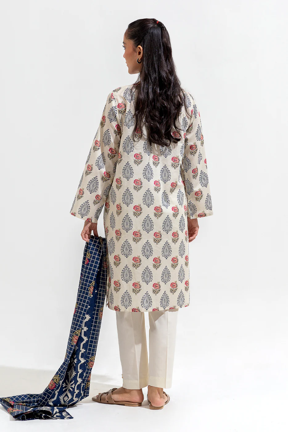 2 PIECE PRINTED LAWN SUIT (PRET) - Image 4