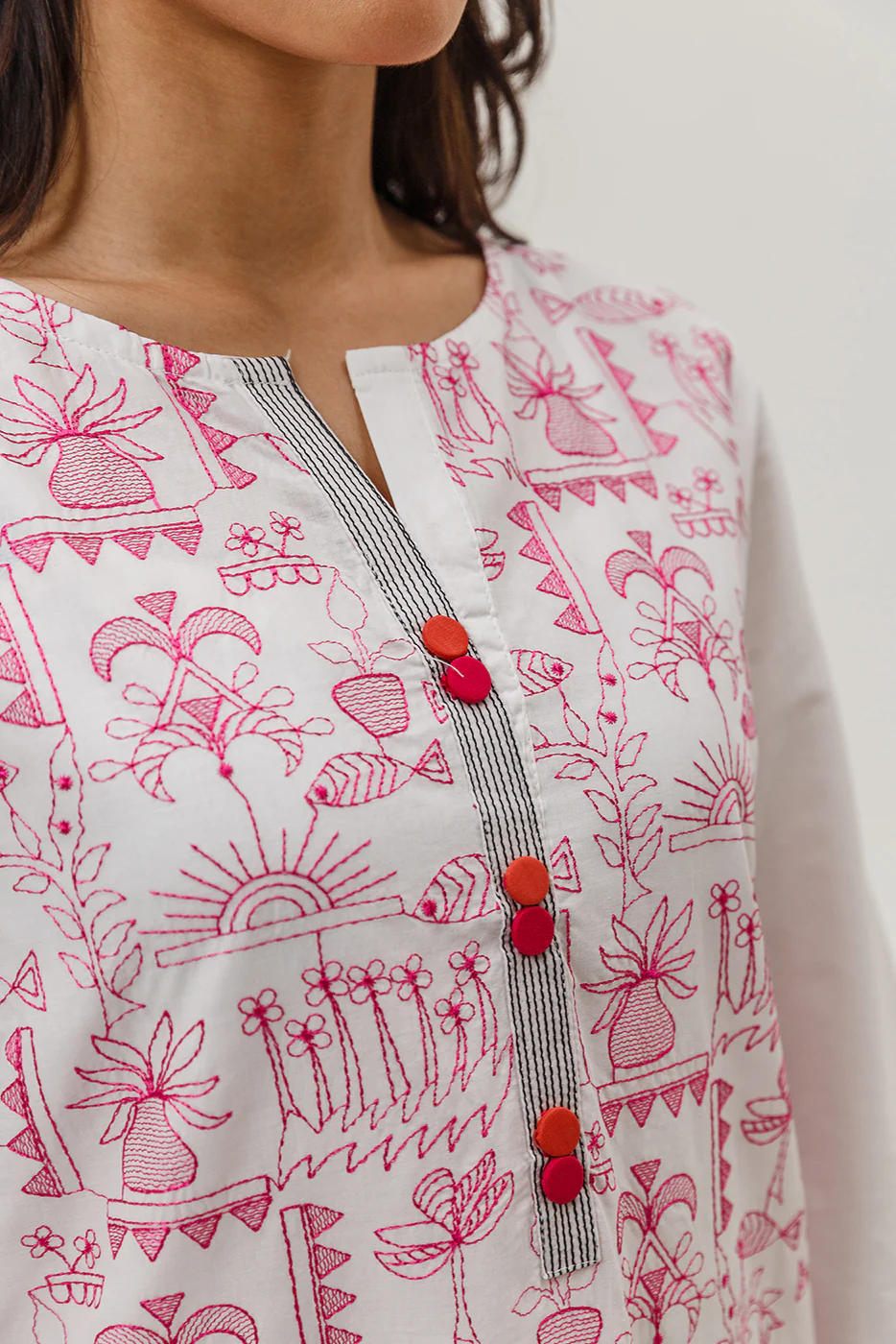 2 PIECE EMBROIDERED LAWN SUIT (PRET) - Image 5