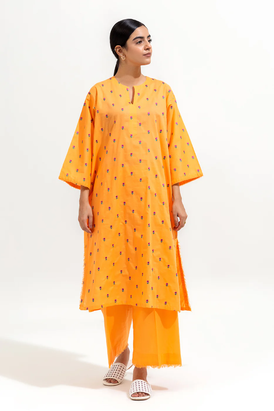 2 PIECE EMBROIDERED LAWN SUIT (PRET) - Image 2