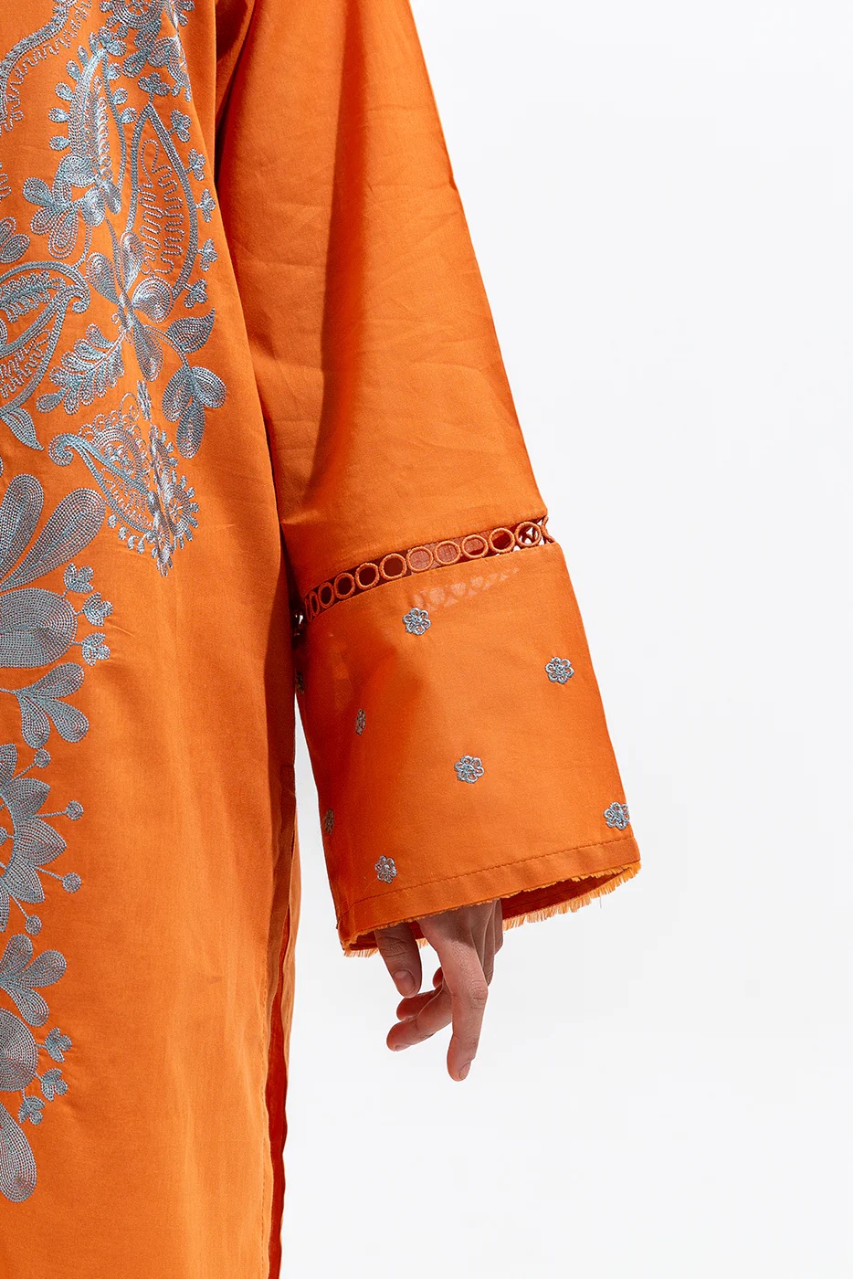 2 PIECE EMBROIDERED LAWN SUIT (PRET) - Image 5
