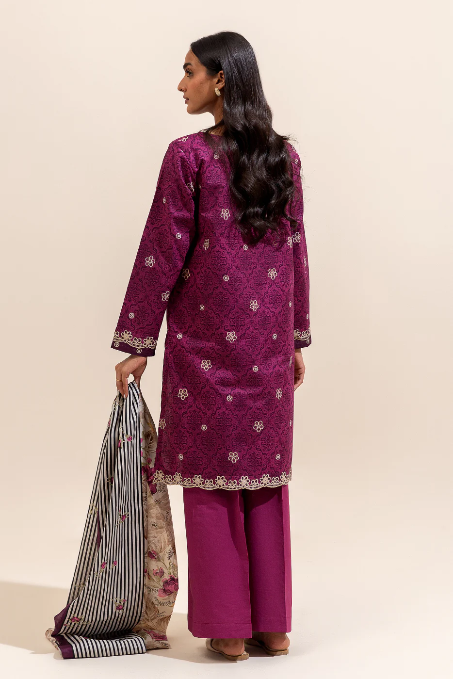 3 PIECE EMBROIDERED LAWN SUIT-MAGENTA VERVE ( UNSTITCHED) - Image 4