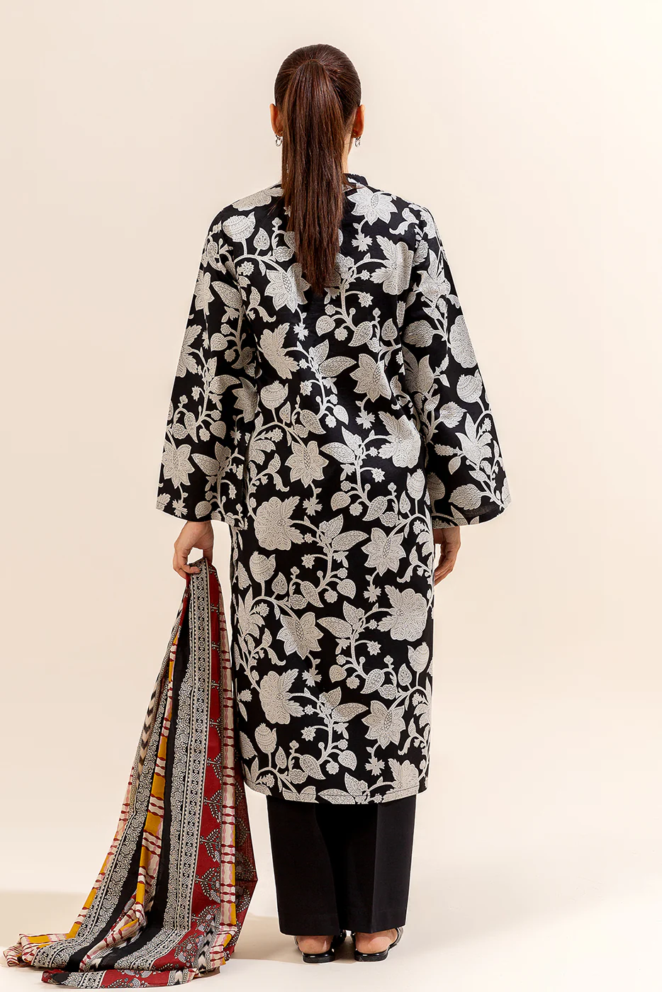 3 PIECE PRINTED LAWN SUIT-ONYX HAZE (UNSTITCHED) - Image 6