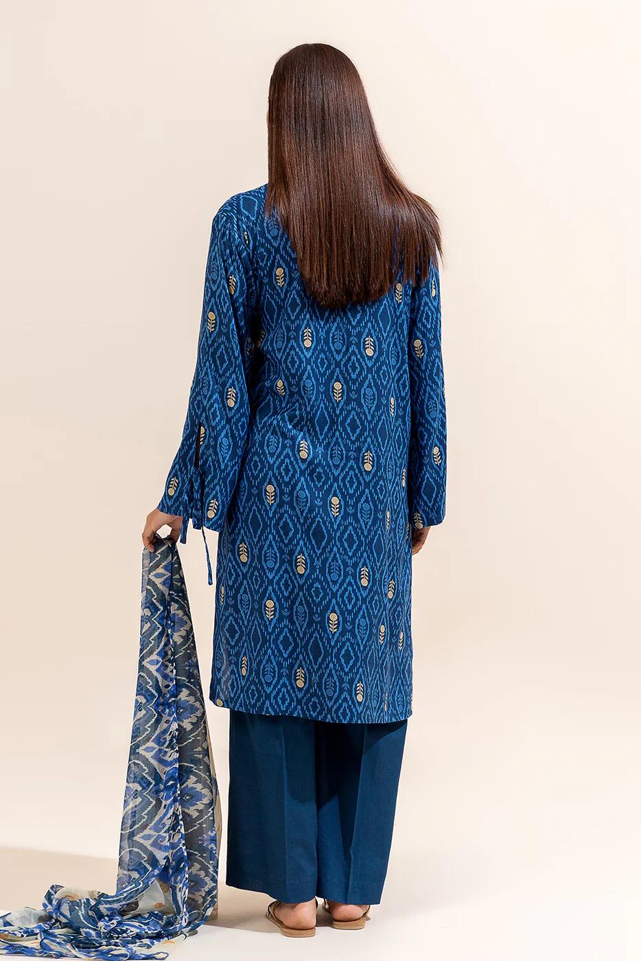 2 PIECE PRINTED LAWN SUIT-AZURE TALE (UNSTITCHED) - Image 6
