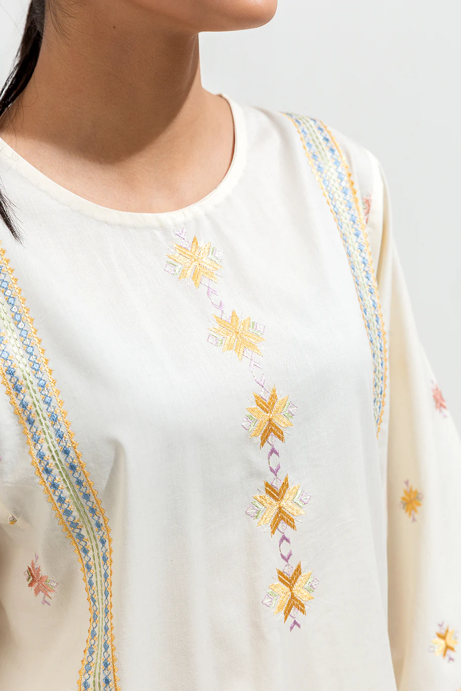 2 PIECE EMBROIDERED CAMBRIC SUIT (PRET) - Image 4