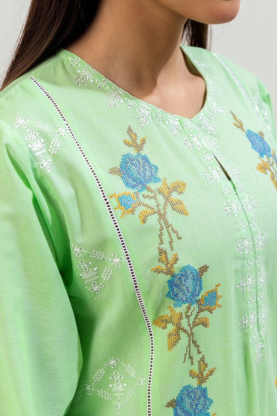 2 PIECE EMBROIDERED CHAMBRAY SUIT (PRET) - Image 4