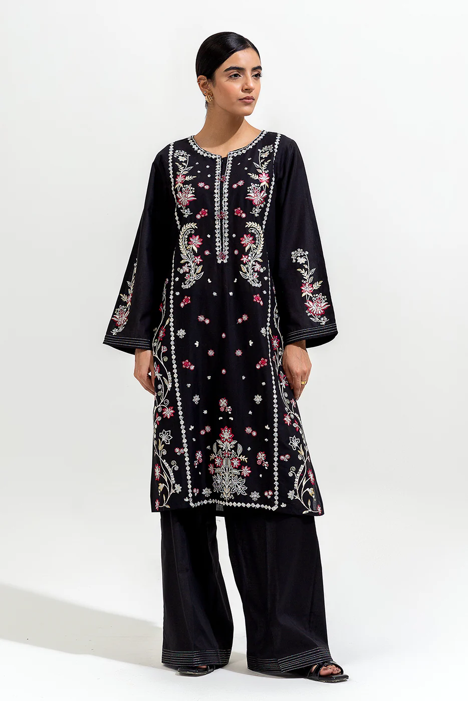 2 PIECE EMBROIDERED LAWN SUIT (PRET) - Image 2