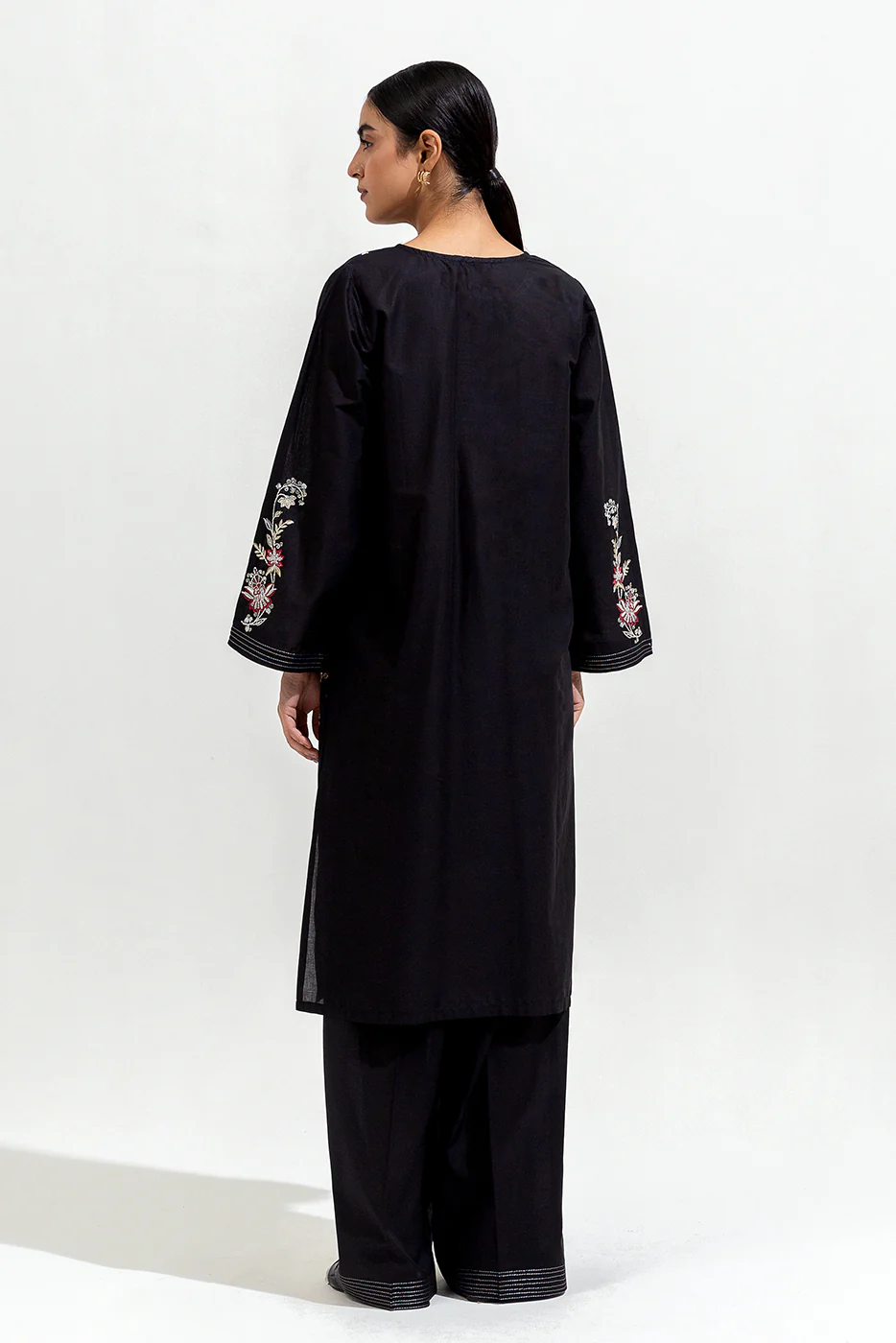 2 PIECE EMBROIDERED LAWN SUIT (PRET) - Image 3