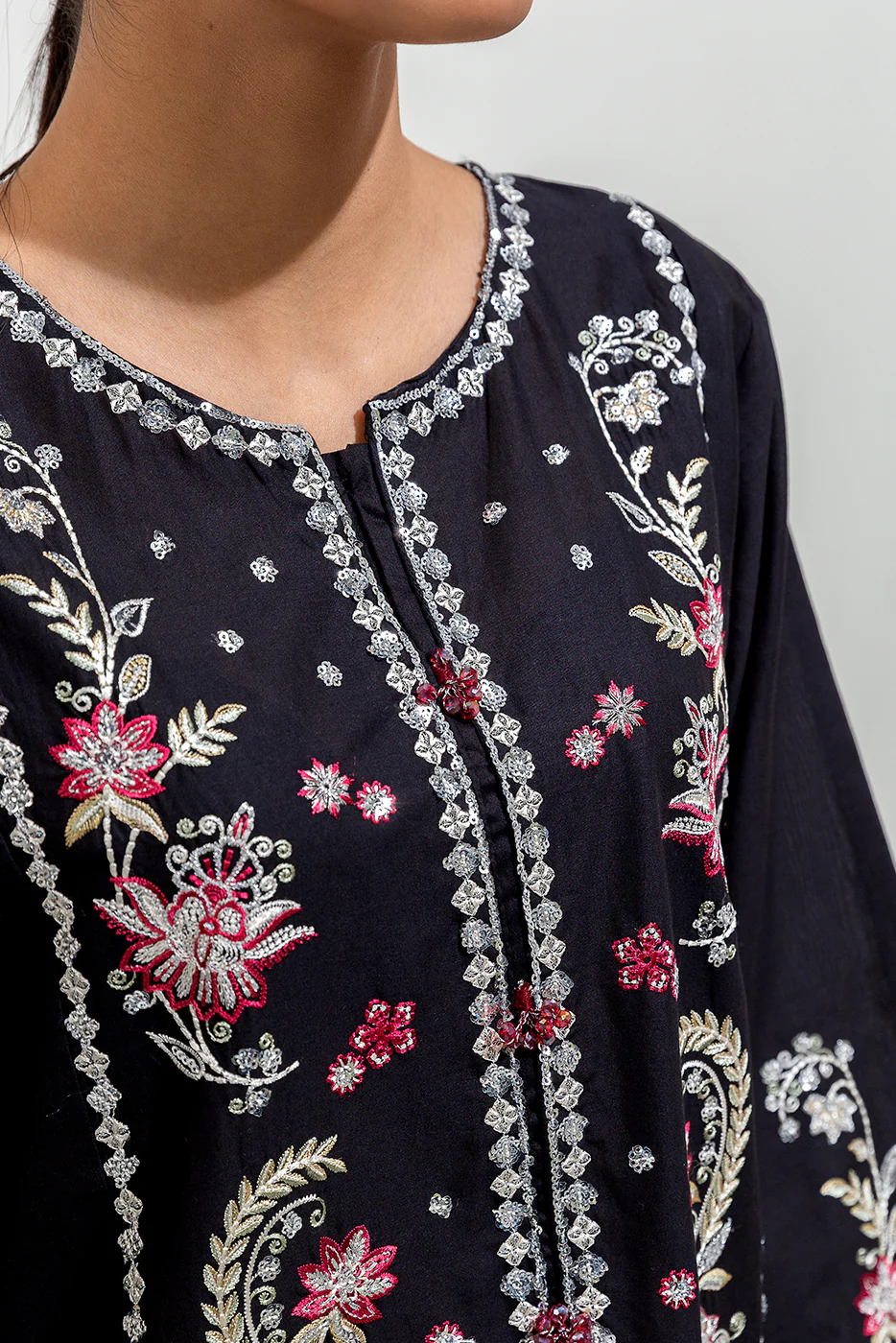 2 PIECE EMBROIDERED LAWN SUIT (PRET) - Image 4