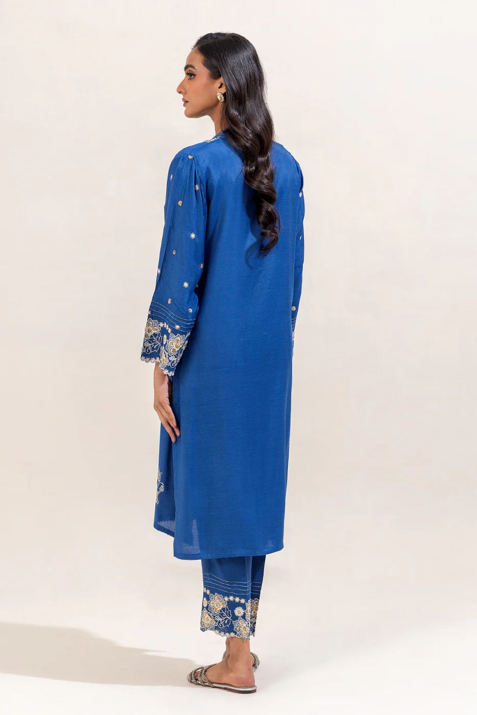 2 PIECE EMBROIDERED SILK SUIT (LUXURY-PRET) - Image 9