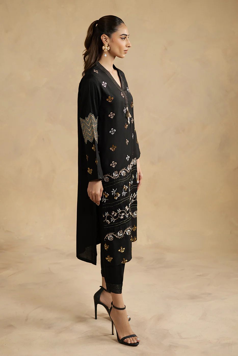 2 PIECE EMBROIDERED SILK SUIT (LUXURY-PRET) - Image 4