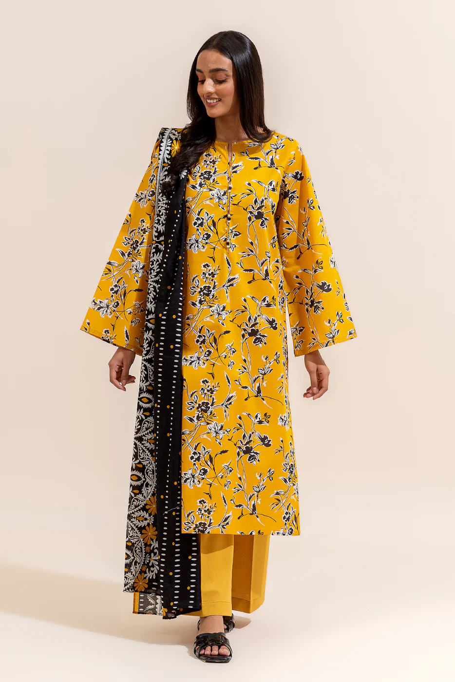 3 PIECE PRINTED LAWN SUIT-SUNBEAM (UNSTITCHED) - Image 2