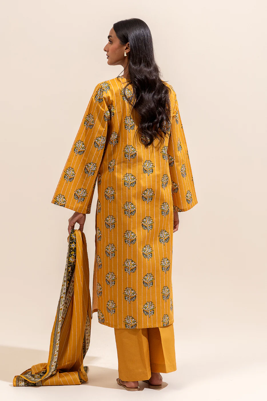 3 PIECE PRINTED LAWN SUIT-CANARY FLAIR ( UNSTITCHED) - Image 3