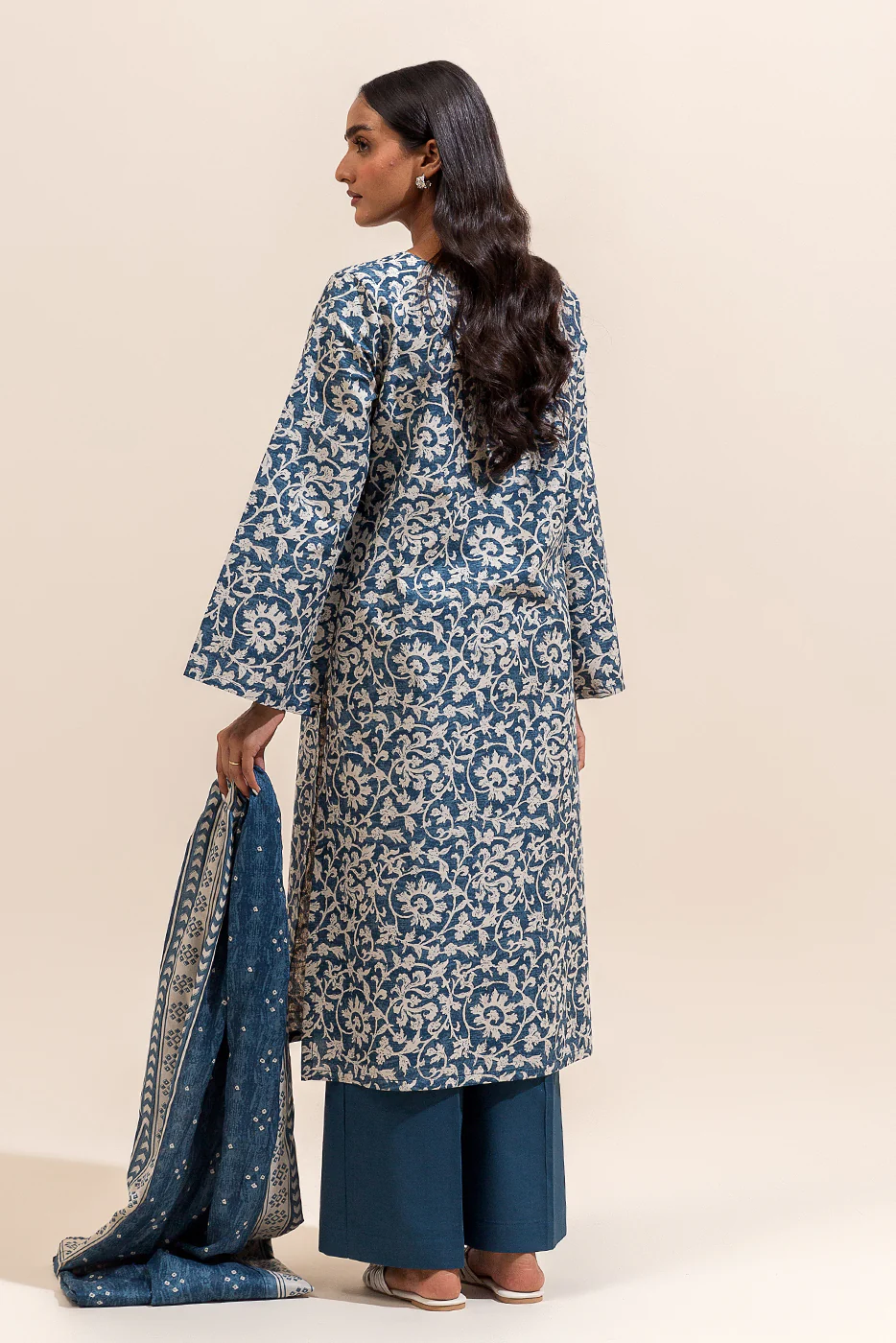 3 PIECE PRINTED LAWN SUIT-MIDNIGHT BLOOM ( UNSTITCHED) - Image 4