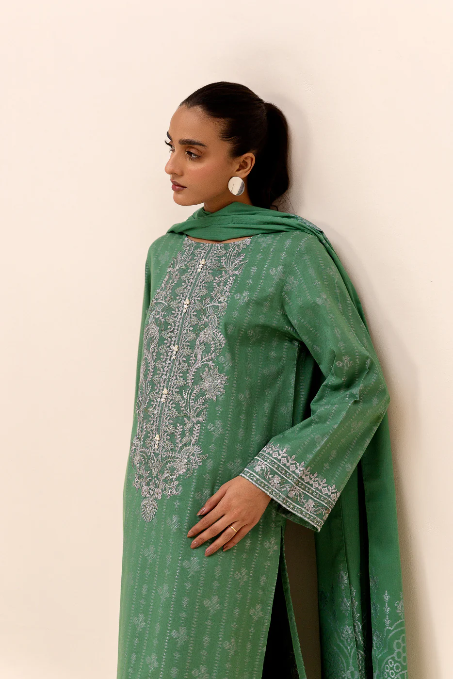 3 PIECE EMBROIDERED JACQUARD SUIT-VERDANT GLAM (UNSTITCHED) - Image 2
