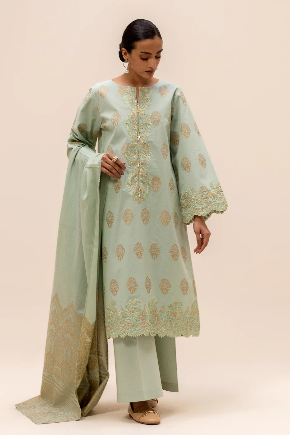 3 PIECE EMBROIDERED JACQUARD SUIT-LAUREL GOLD (UNSTITCHED) - Image 4