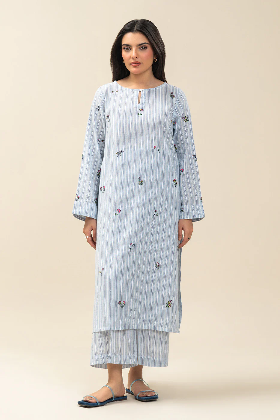 2 PIECE EMBROIDERED LAWN SUIT (PRET) - Image 2