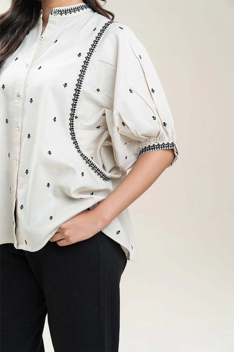 BASIC LINEN BLOUSE (WESTERN) - Image 4